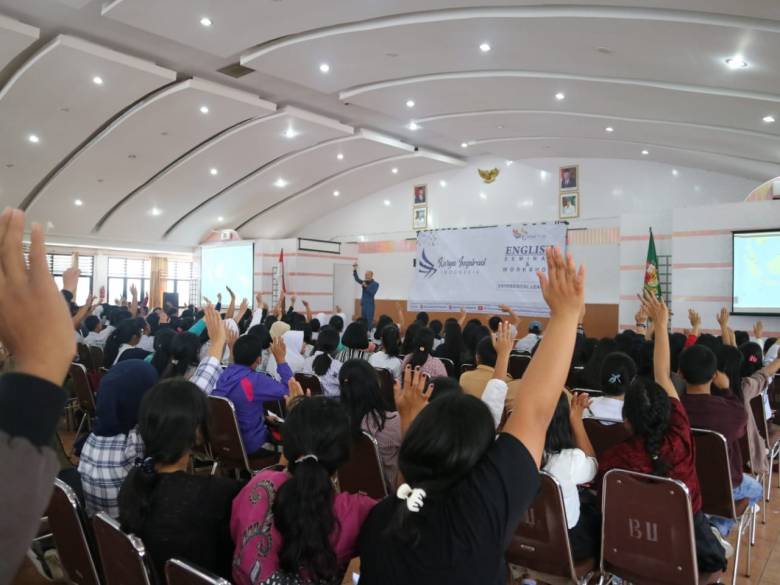 Seminar Beasiswa Global Dream Hustle Bahas Tips Dan Trik Untuk Raih Beasiswa Bagi Pelajar Kabanjahe